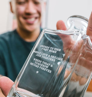 Decanter Gift Set Personalized Whiskey Decanter Swanky Badger Front & Back Engraving + 2 glasses Standard Box (Cardboard)