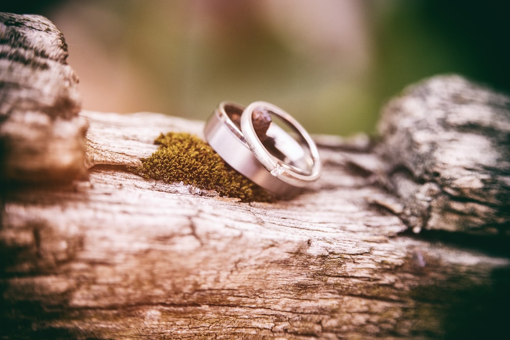 Put a Ring on It: A Guide to Choosing the Perfect Wedding Bands
