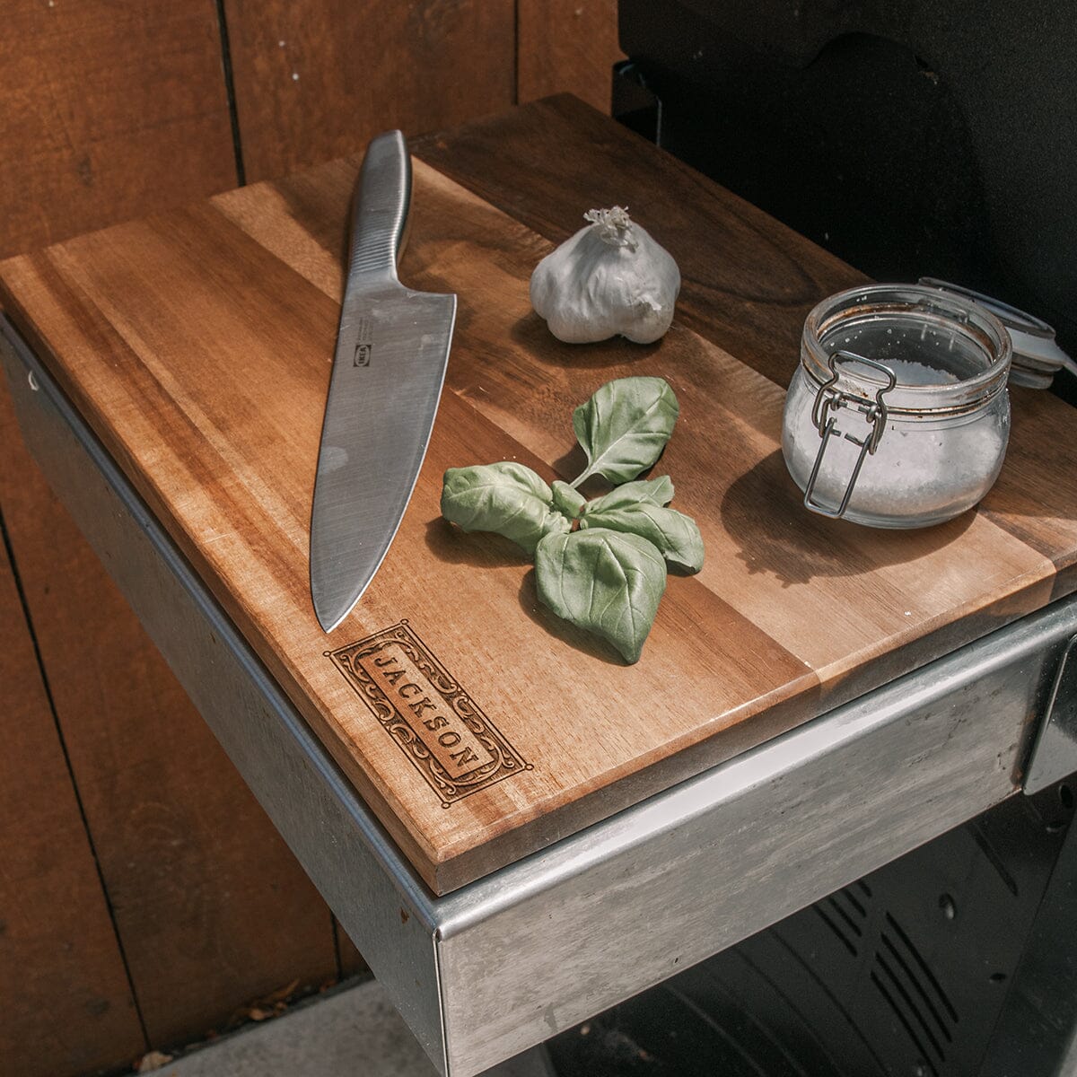 Chopping Block Customized Acacia Chopping Block: Classic Swanky Badger